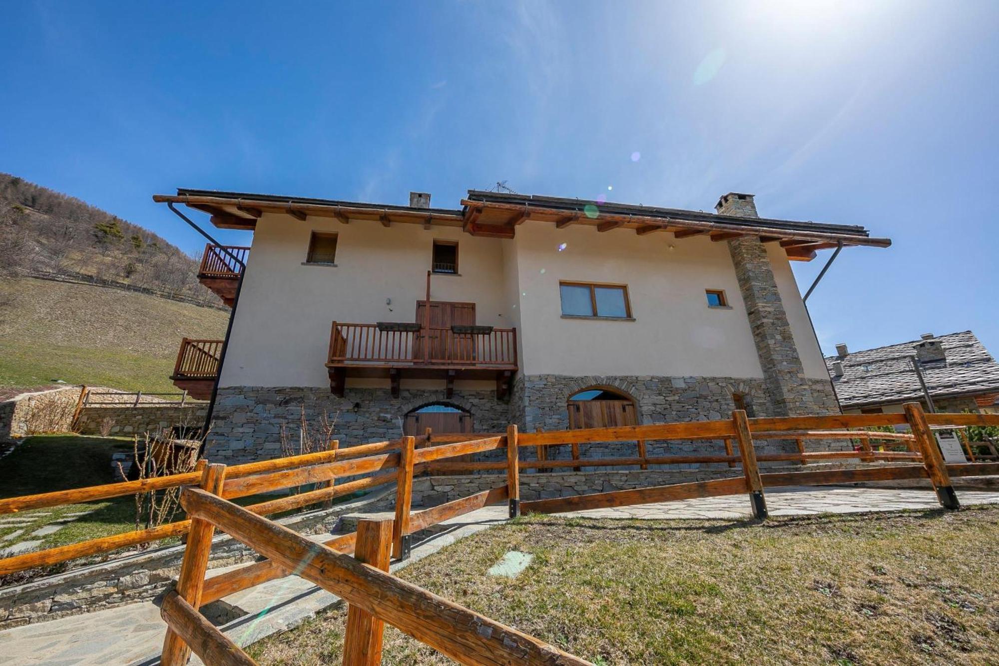 Rebecca'S House Few Steps From Skiing - Happy Rentals Bardonecchia Exterior photo