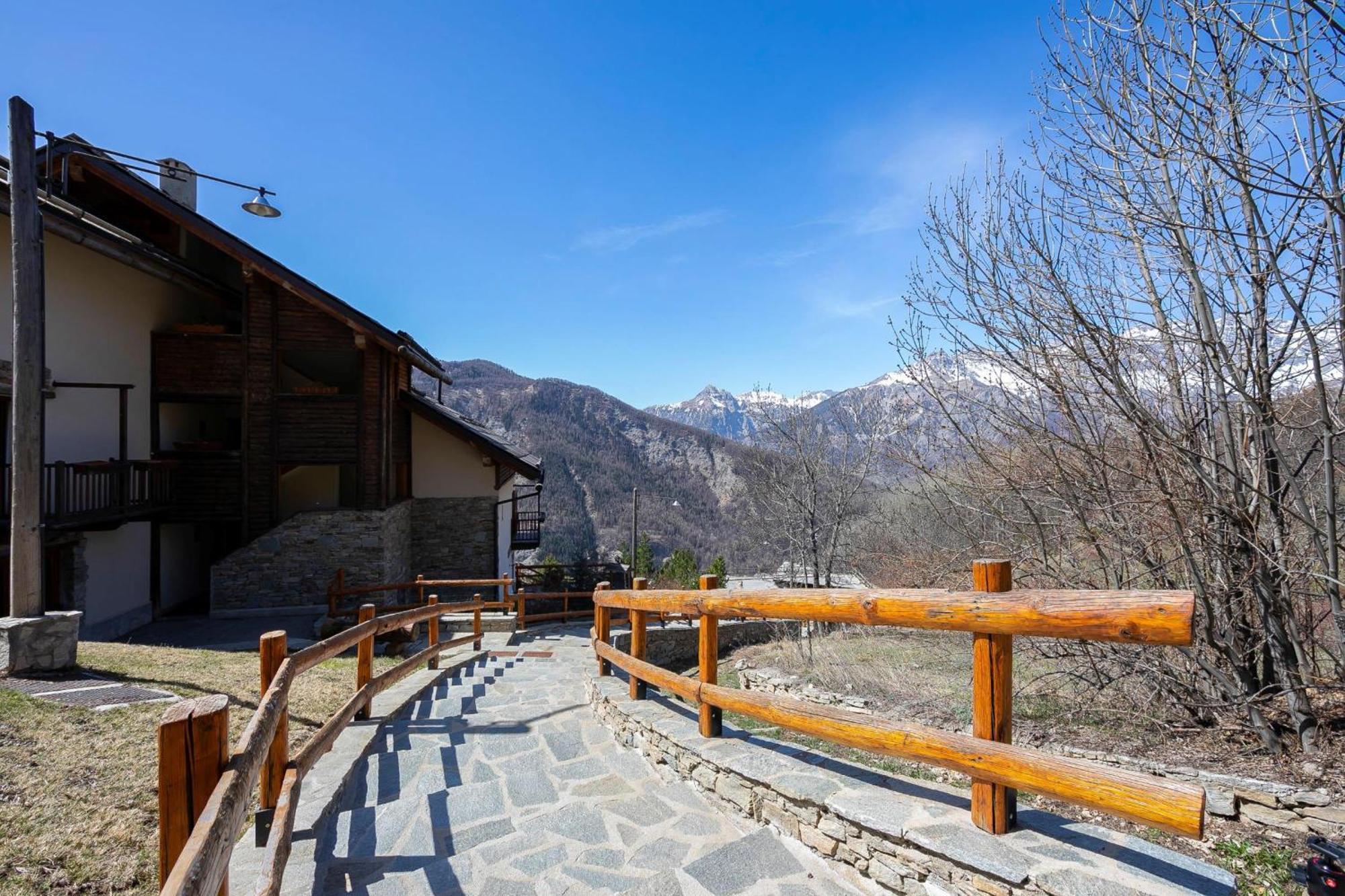 Rebecca'S House Few Steps From Skiing - Happy Rentals Bardonecchia Exterior photo